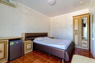 Гостиница Дубок Лермонтово Двухместный номер с 1 кроватью или 2 отдельными кроватями-4
