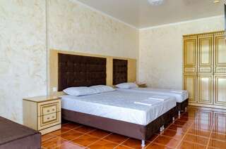 Гостиница Дубок Лермонтово Четырехместный номер-1