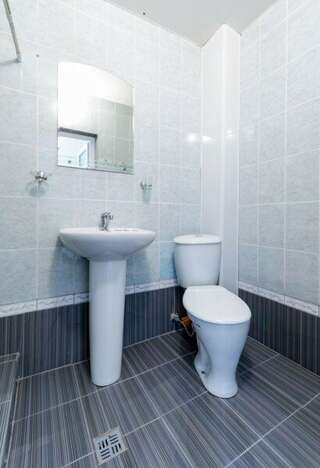 Гостиница Дубок Лермонтово Двухместный номер с 1 кроватью или 2 отдельными кроватями-11