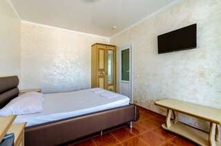 Гостиница Дубок Лермонтово Двухместный номер с 1 кроватью или 2 отдельными кроватями-7