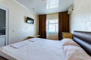 Гостиница Дубок Лермонтово Двухместный номер с 1 кроватью или 2 отдельными кроватями-8