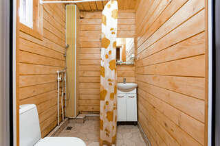 Гостиница Дубок Лермонтово Четырёхместный номер в деревянном коттедже-10