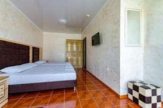 Гостиница Дубок Лермонтово Четырехместный номер-7