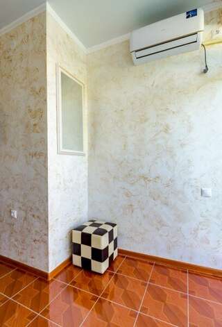 Гостиница Дубок Лермонтово Четырехместный номер-9