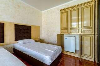 Гостиница Дубок Лермонтово Четырехместный номер-4