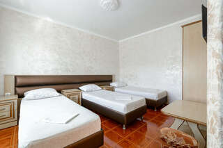 Гостиница Дубок Лермонтово Семейный полулюкс-1